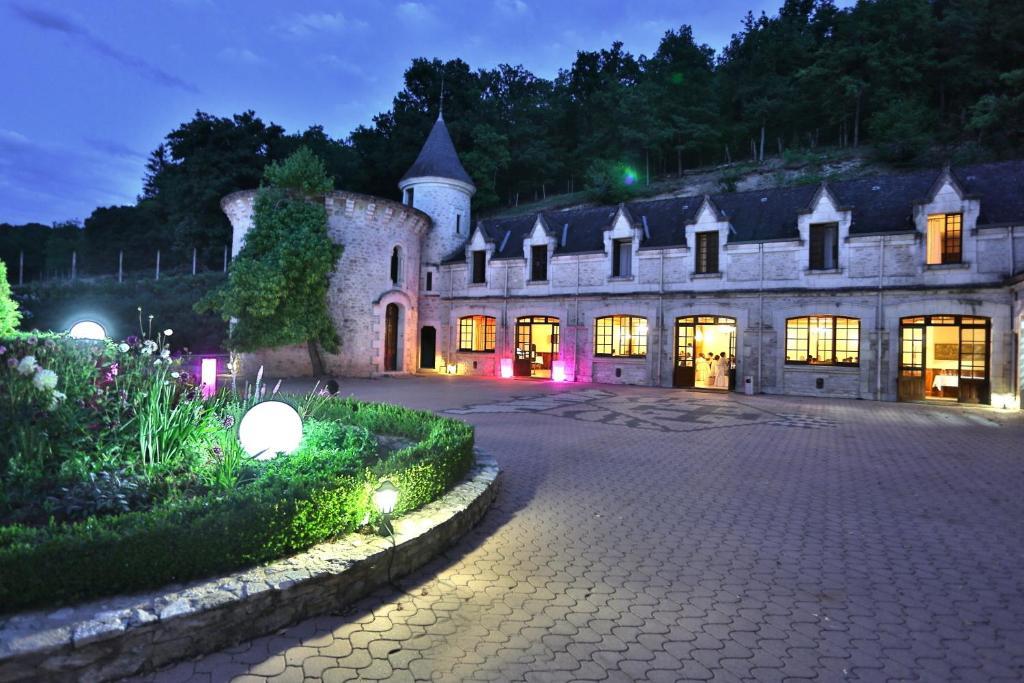Chateau La Fleunie - Hotel Et Restaurant Tulle Exteriör bild